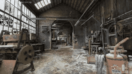 Recorrido navegable por una nave industrial reconstruida en 3D, con la cobertura completa que exige una captura bien hecha