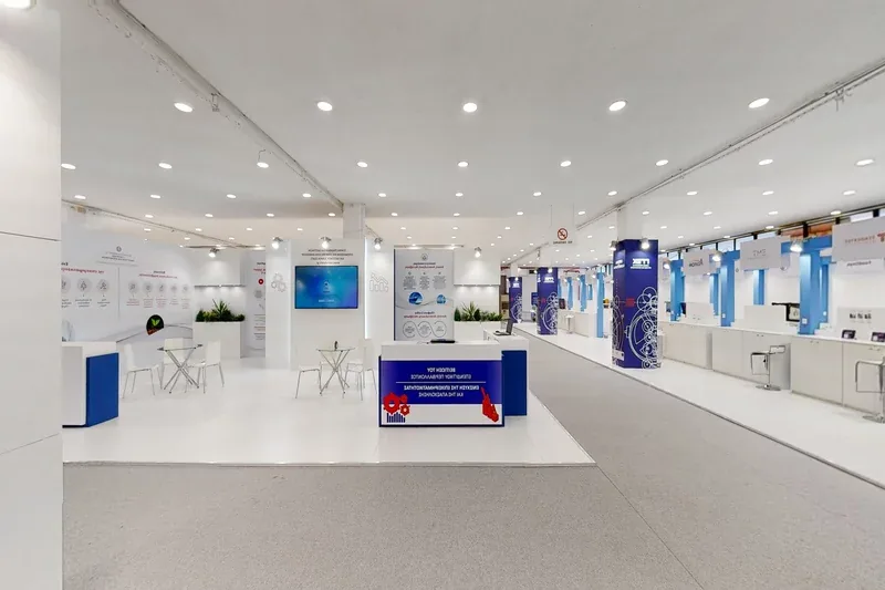 Interior de un showroom capturado en 3D para un tour virtual navegable